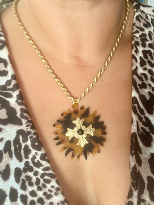 Collier Nox